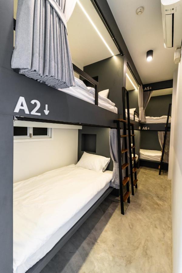 Pier 808 Hostel Бангкок Екстер'єр фото